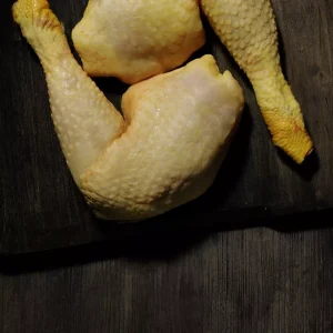 Les Cuisses de poulet jaune